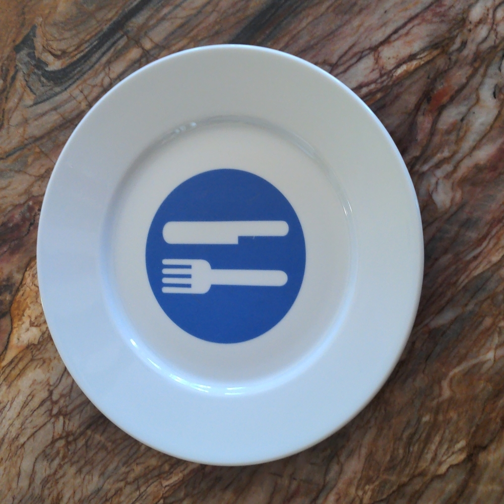 Crate & Barrel Dinner Plate dish